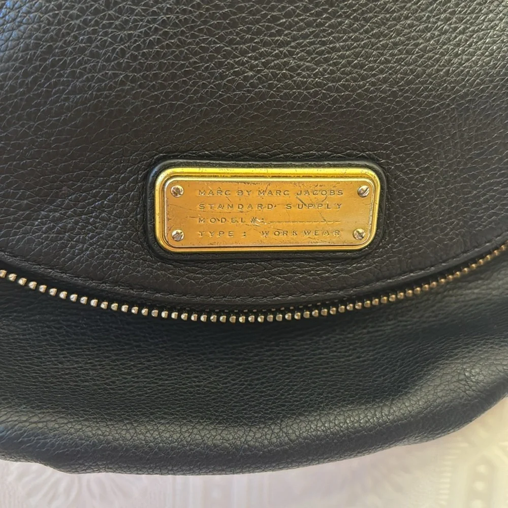 SOLD Marc by Marc Jacobs Natasha Crossbody Black Leather Shoulder Bag with Gold - Picture 4 of 12